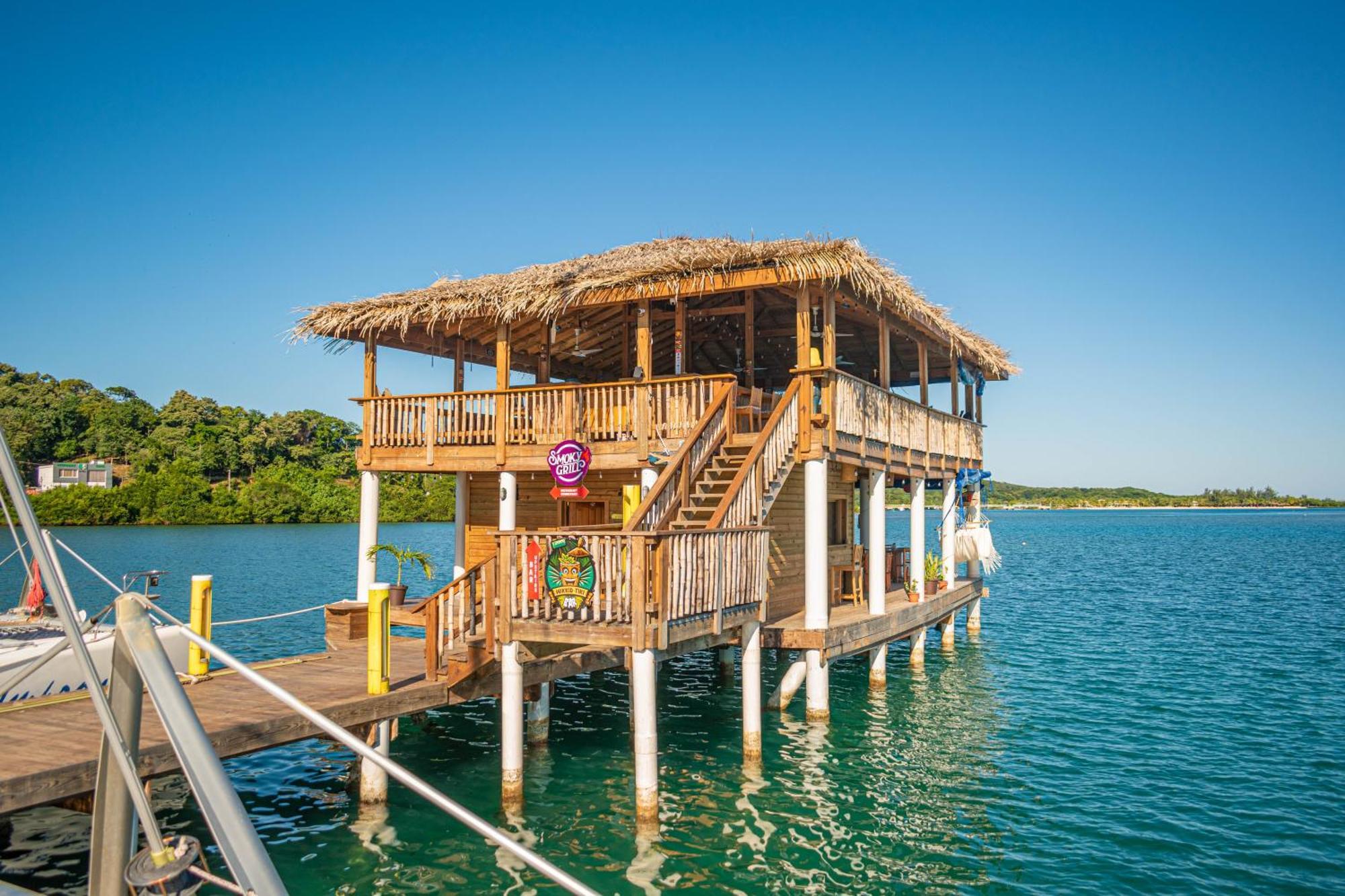 Wikkid Resort Dixon Cove Exterior photo