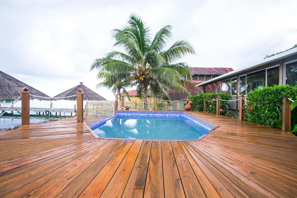 Wikkid Resort Dixon Cove Exterior photo
